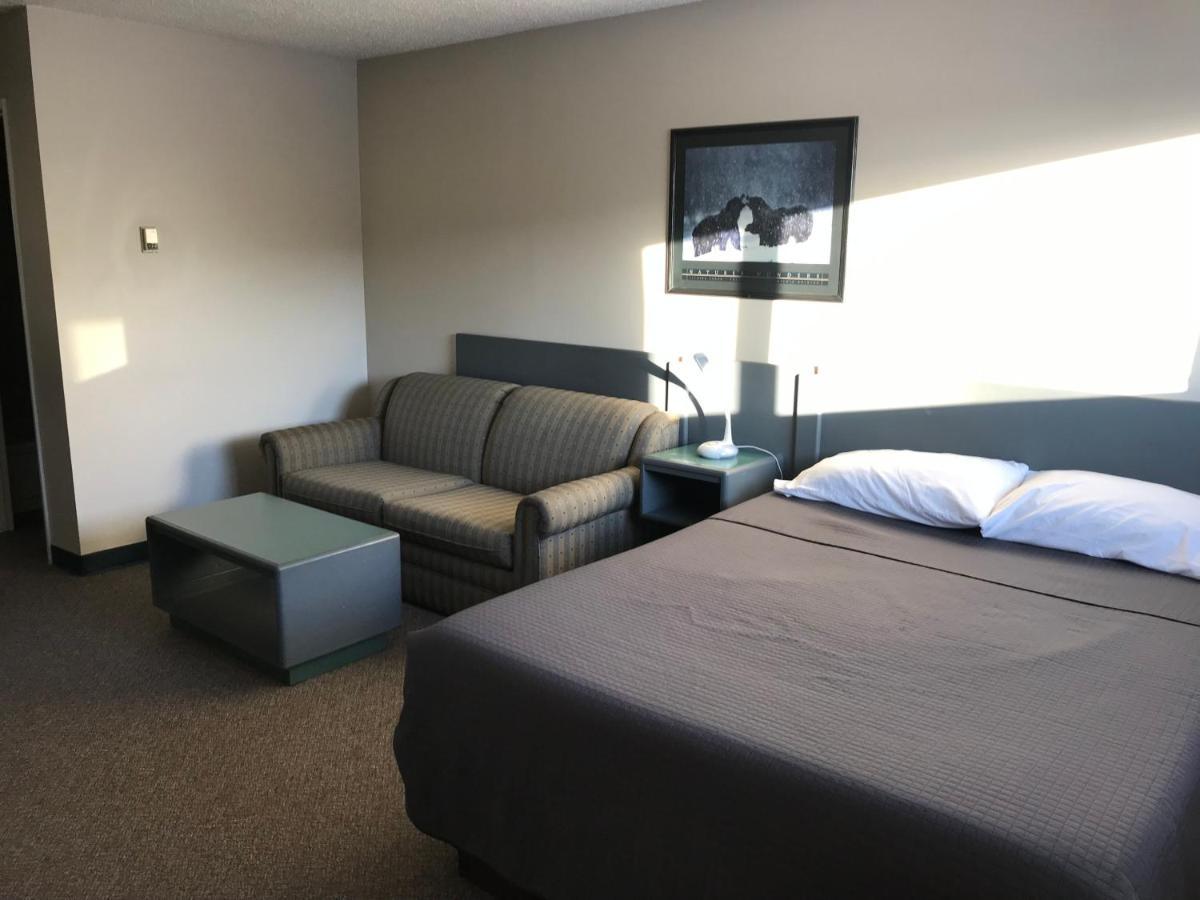 Plains Motor Inn Stettler ภายนอก รูปภาพ