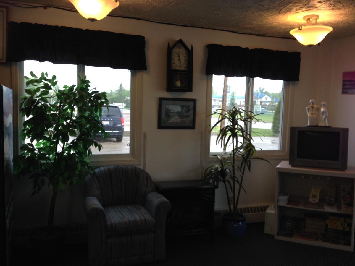 Plains Motor Inn Stettler ภายนอก รูปภาพ