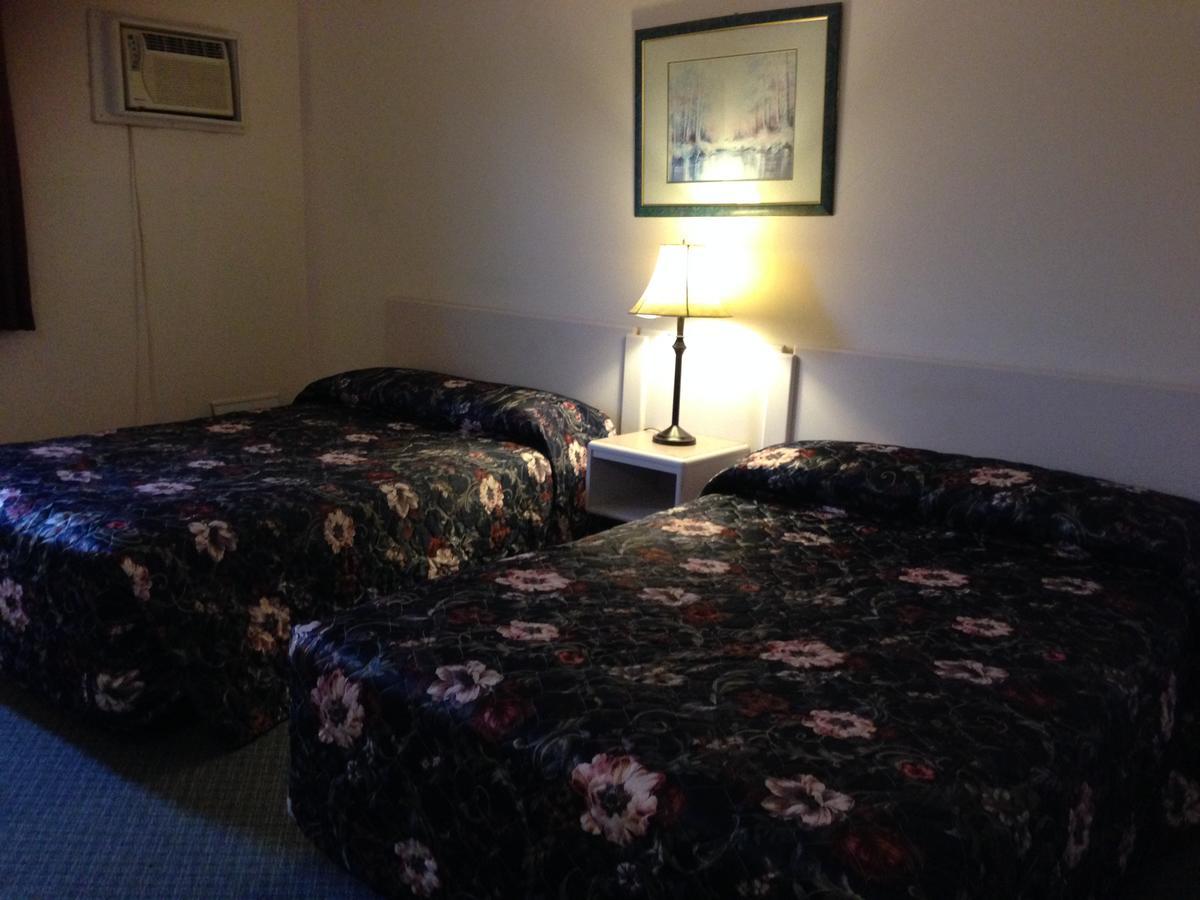 Plains Motor Inn Stettler ภายนอก รูปภาพ