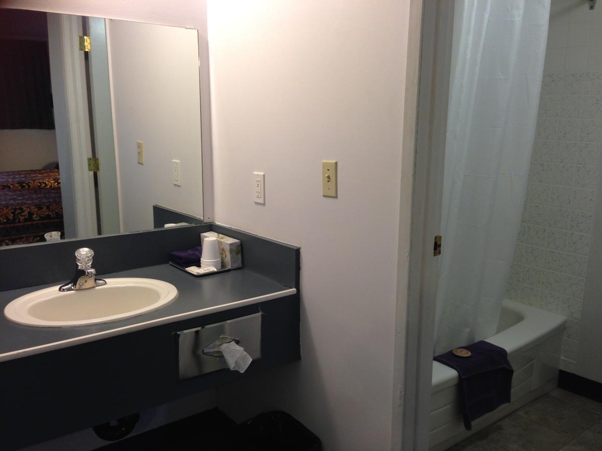 Plains Motor Inn Stettler ภายนอก รูปภาพ